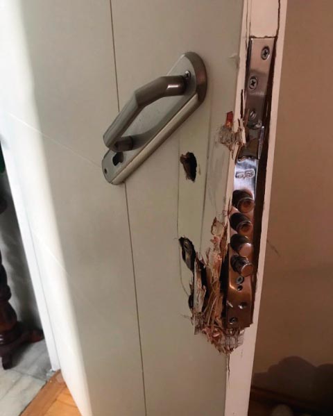 Puerta dañada
